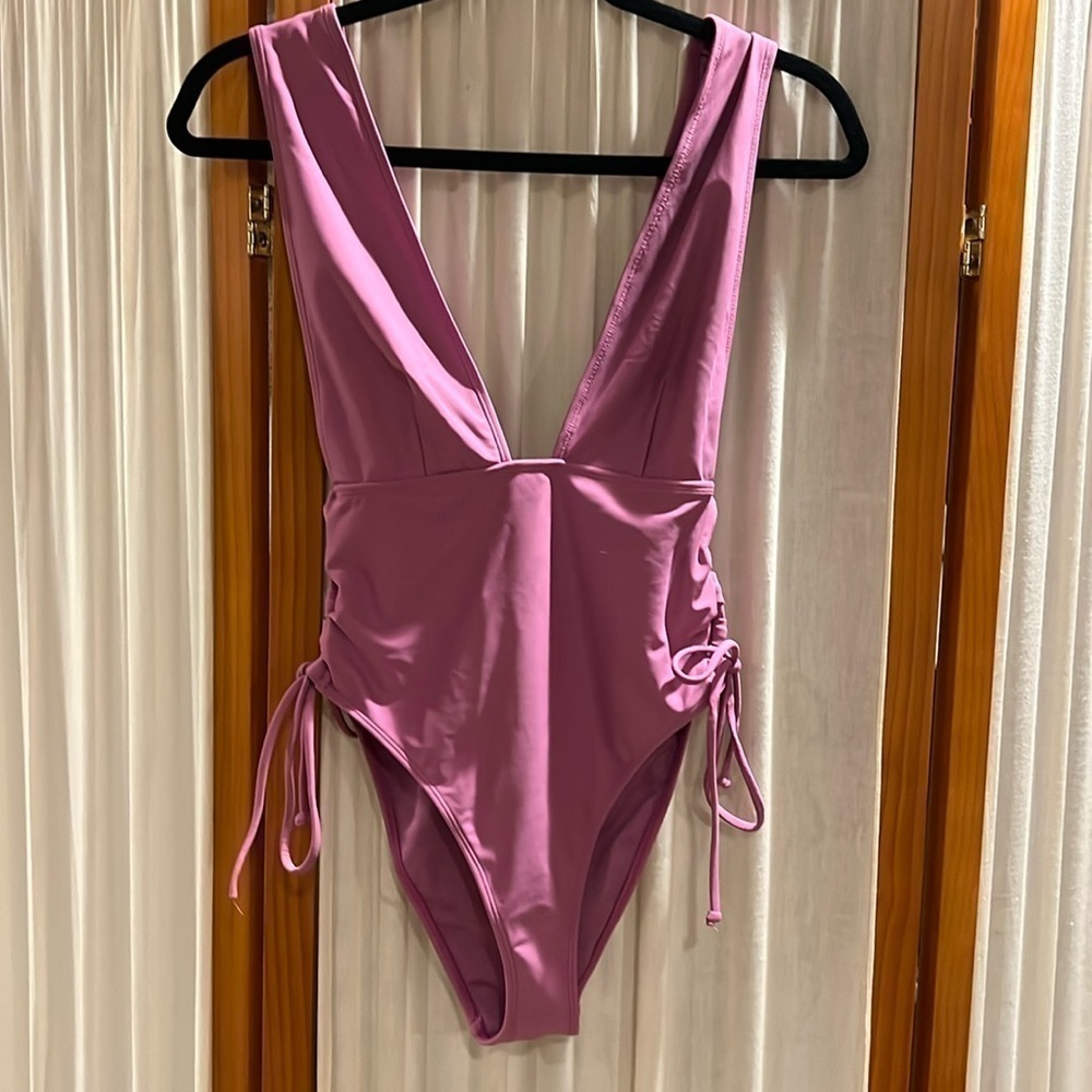 NWT Forever 21 Women’s One Piece Swim Suit, Sz M - Picture 1 of 5